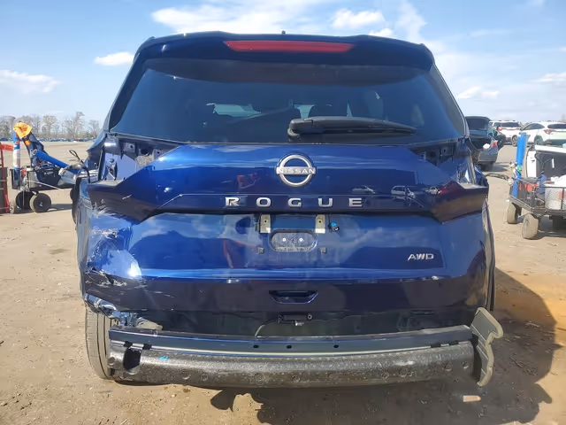 Nissan Rogue - фото 5