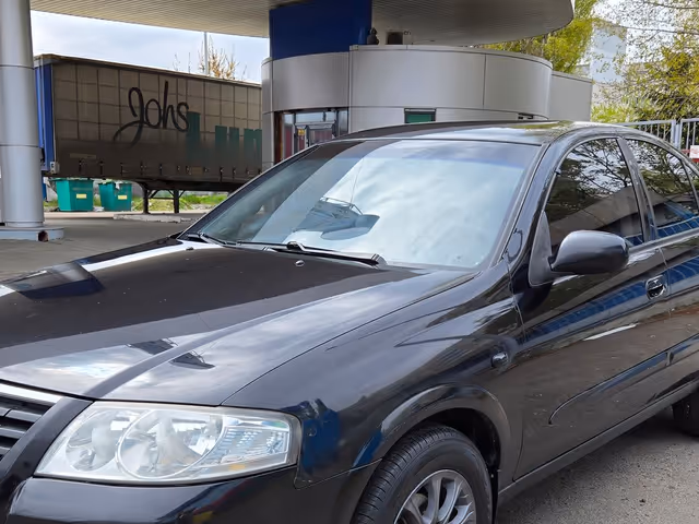 Nissan Almera Classic - фото 2