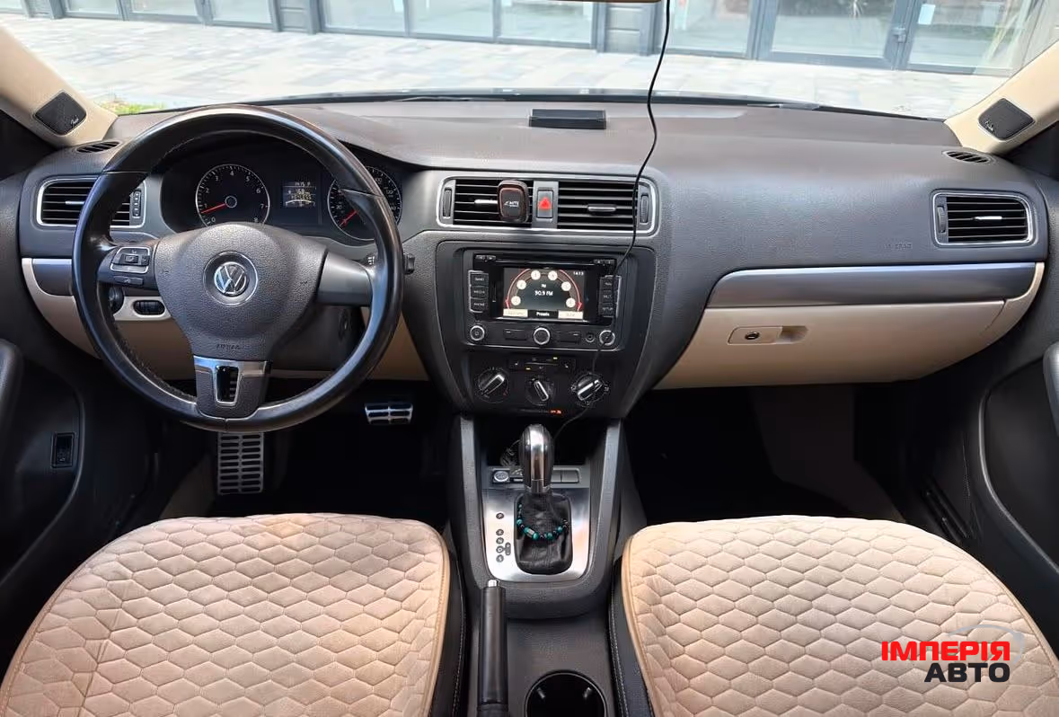 Volkswagen Jetta - фото 3