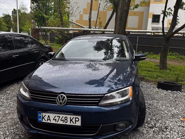 Volkswagen Jetta - фото 2