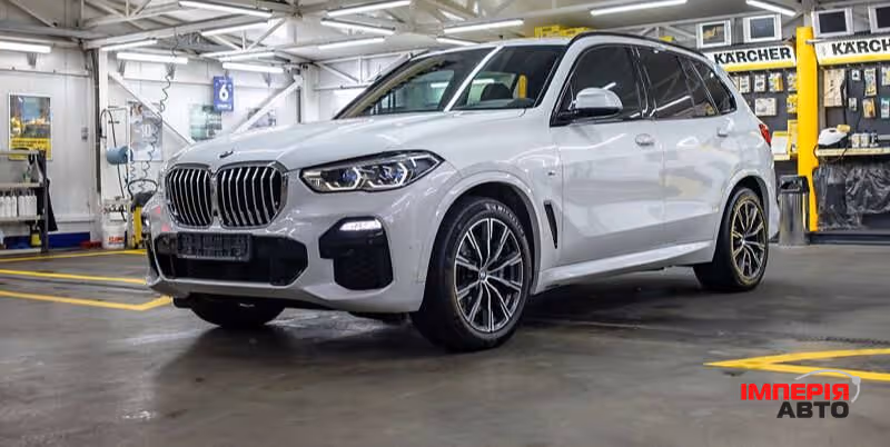 BMW X5 - фото 1