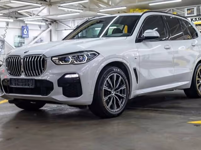 BMW X5 - фото 1