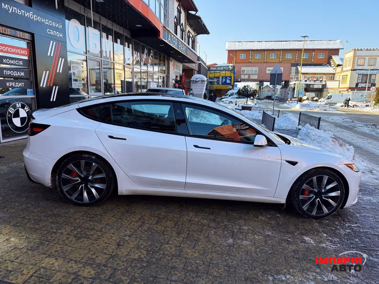 Tesla Model 3 - фото 3