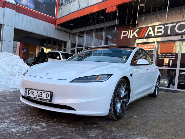 Tesla Model 3 - фото 2