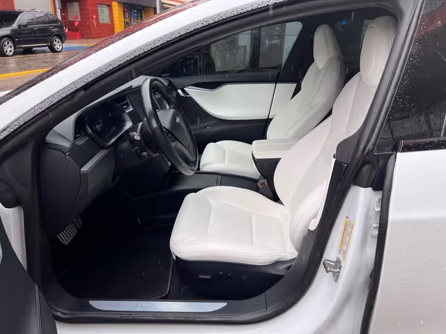 Tesla Model S - фото 5