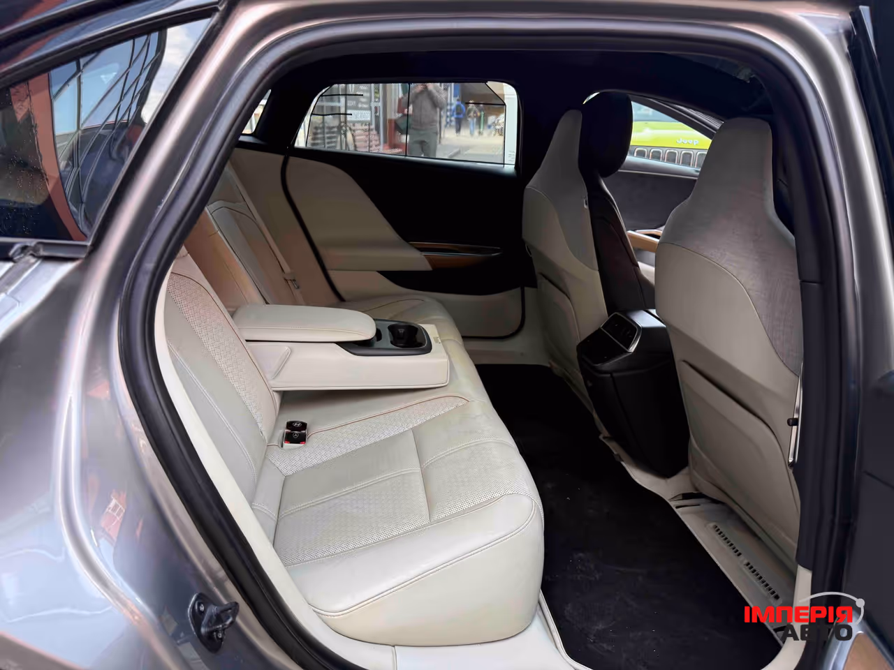 Lucid Air - фото 55