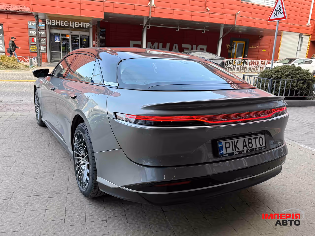 Lucid Air - фото 11