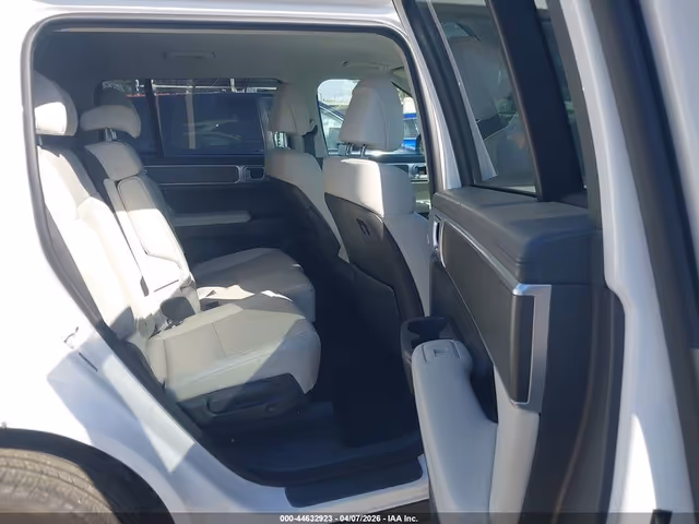 Hyundai Santa Fe - фото 4