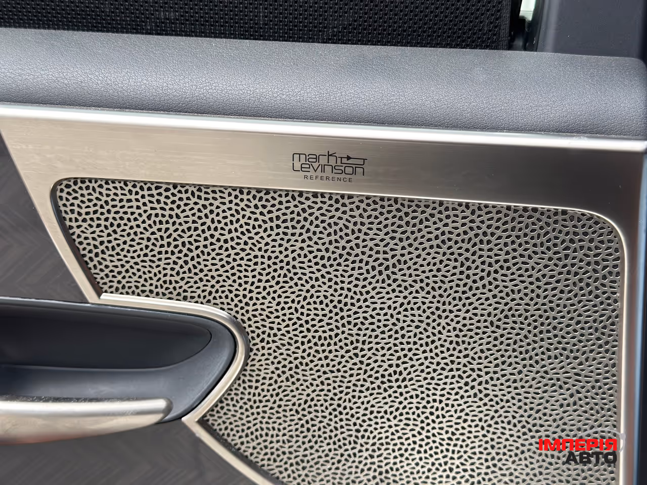 Lexus LS - фото 40