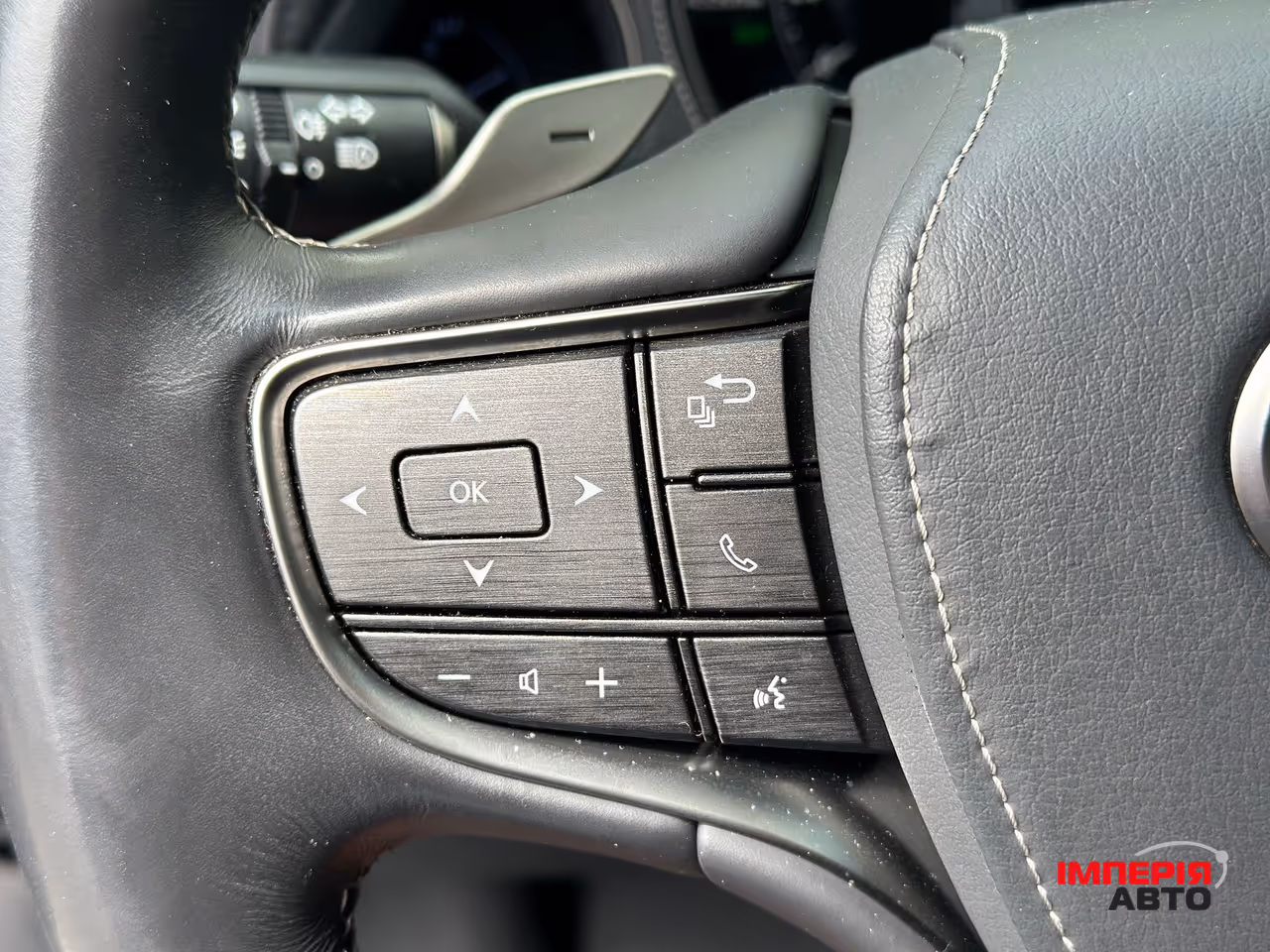 Lexus LS - фото 26