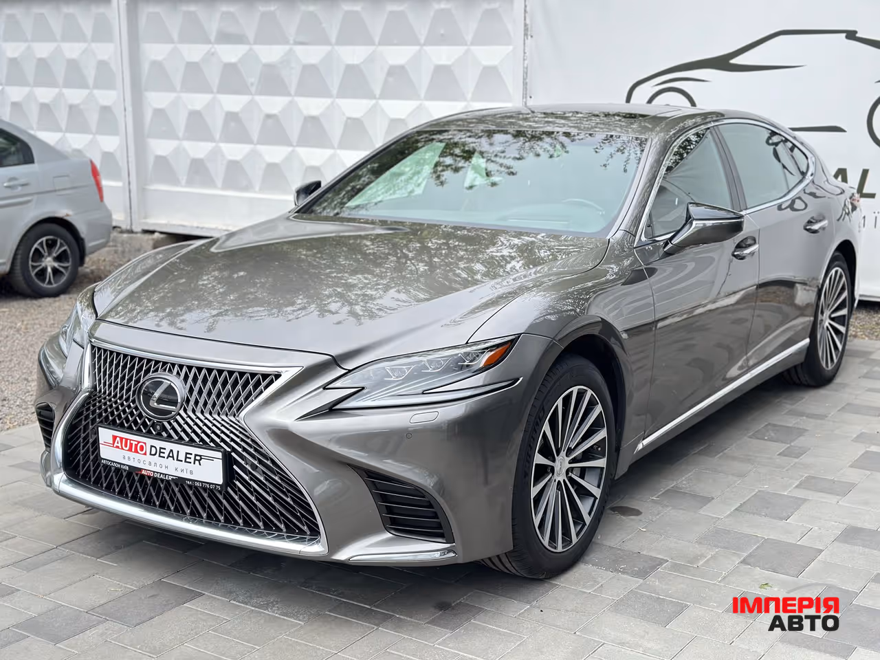 Lexus LS - фото 3