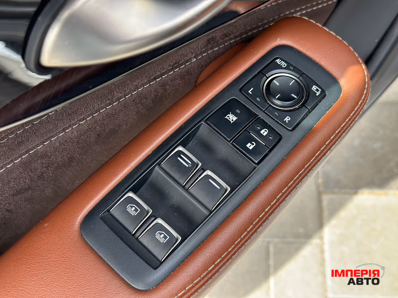 Lexus LS - фото 17