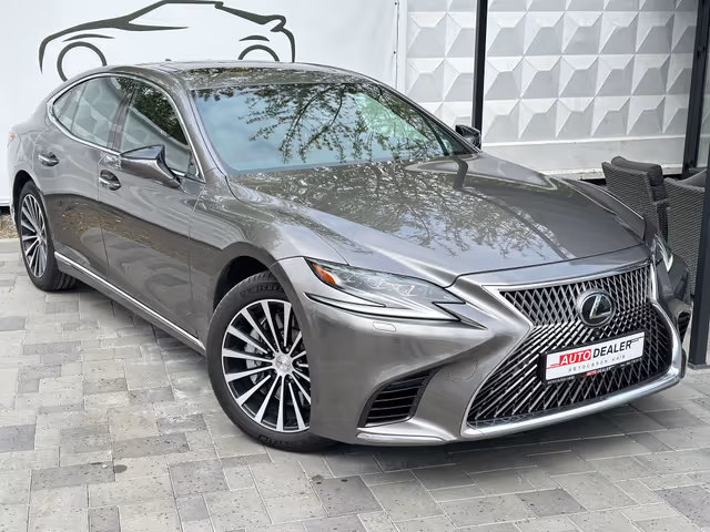 Lexus LS - фото 1