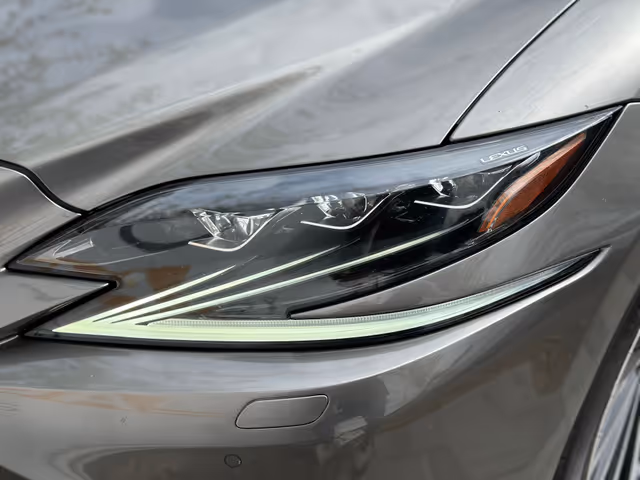 Lexus LS - фото 4