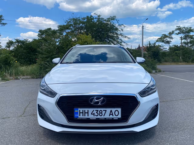 Hyundai i30 - фото 1