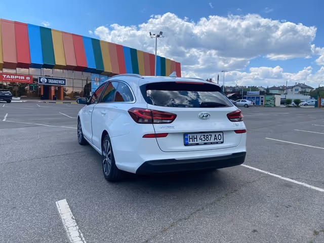 Hyundai i30 - фото 5