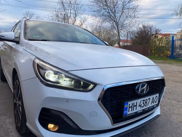 Hyundai i30 - фото 1
