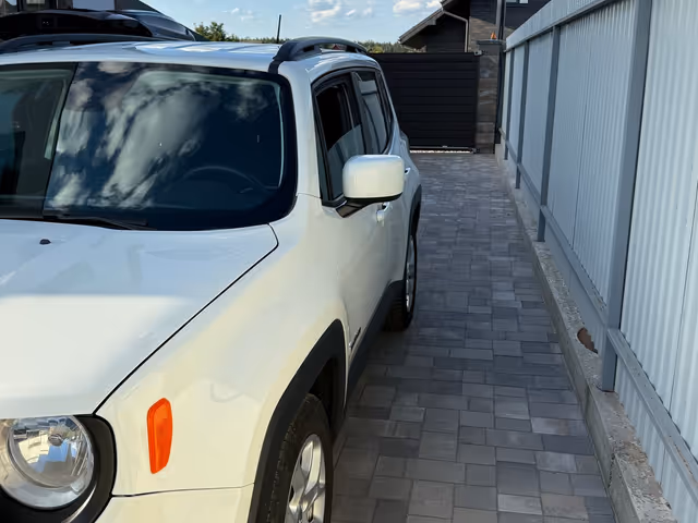 Jeep Renegade - фото 3