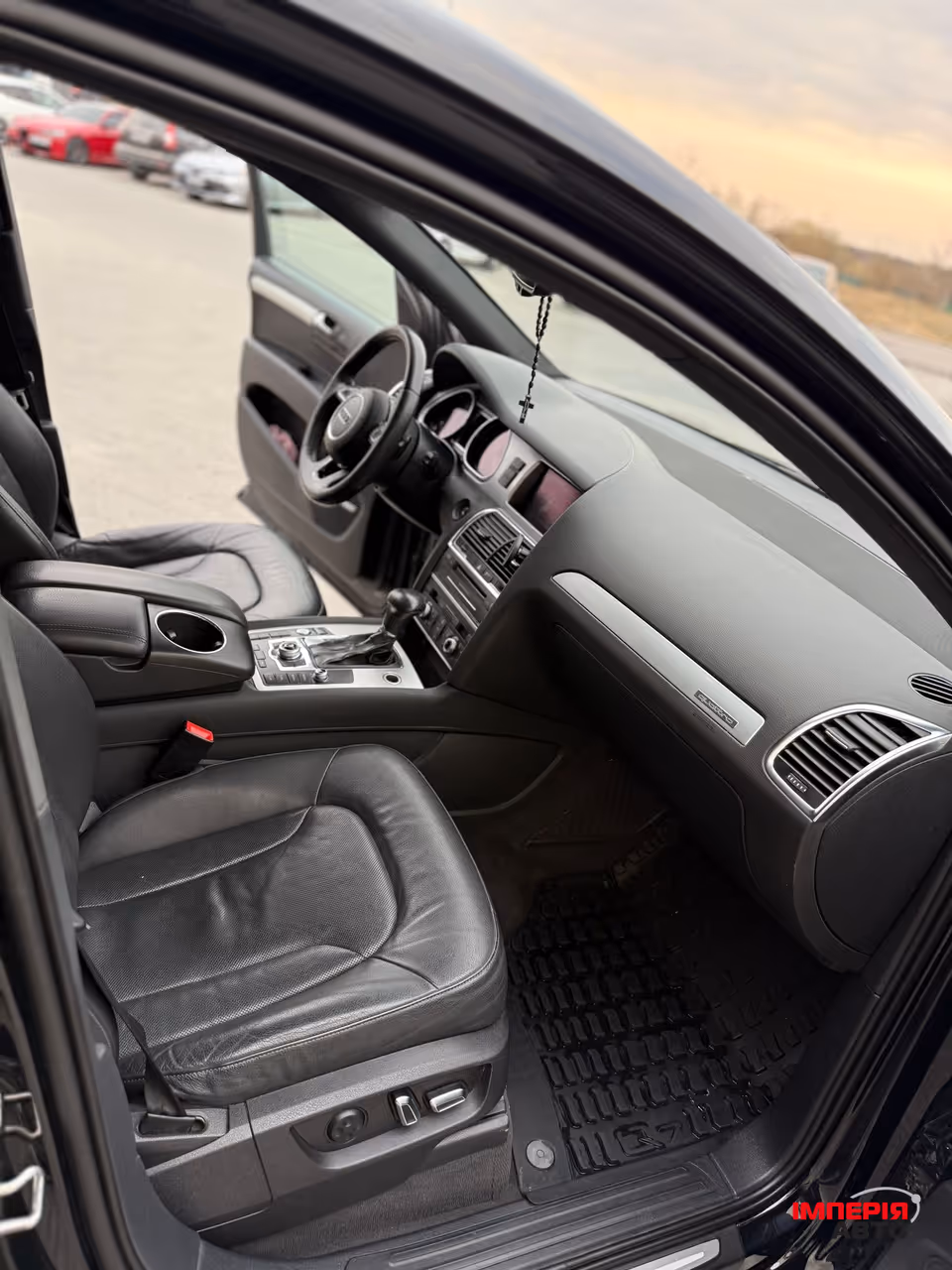 Audi Q7 - фото 35