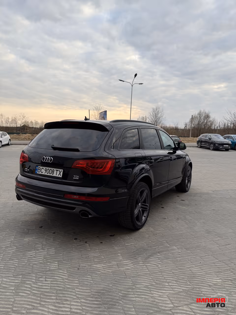 Audi Q7 - фото 11