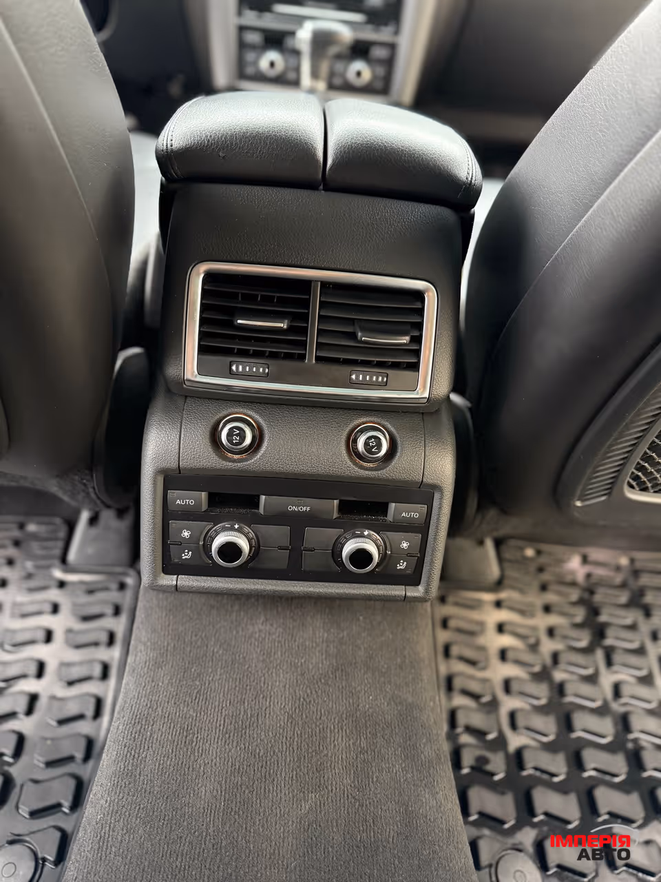 Audi Q7 - фото 27