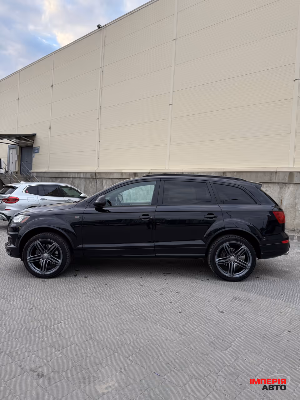 Audi Q7 - фото 18