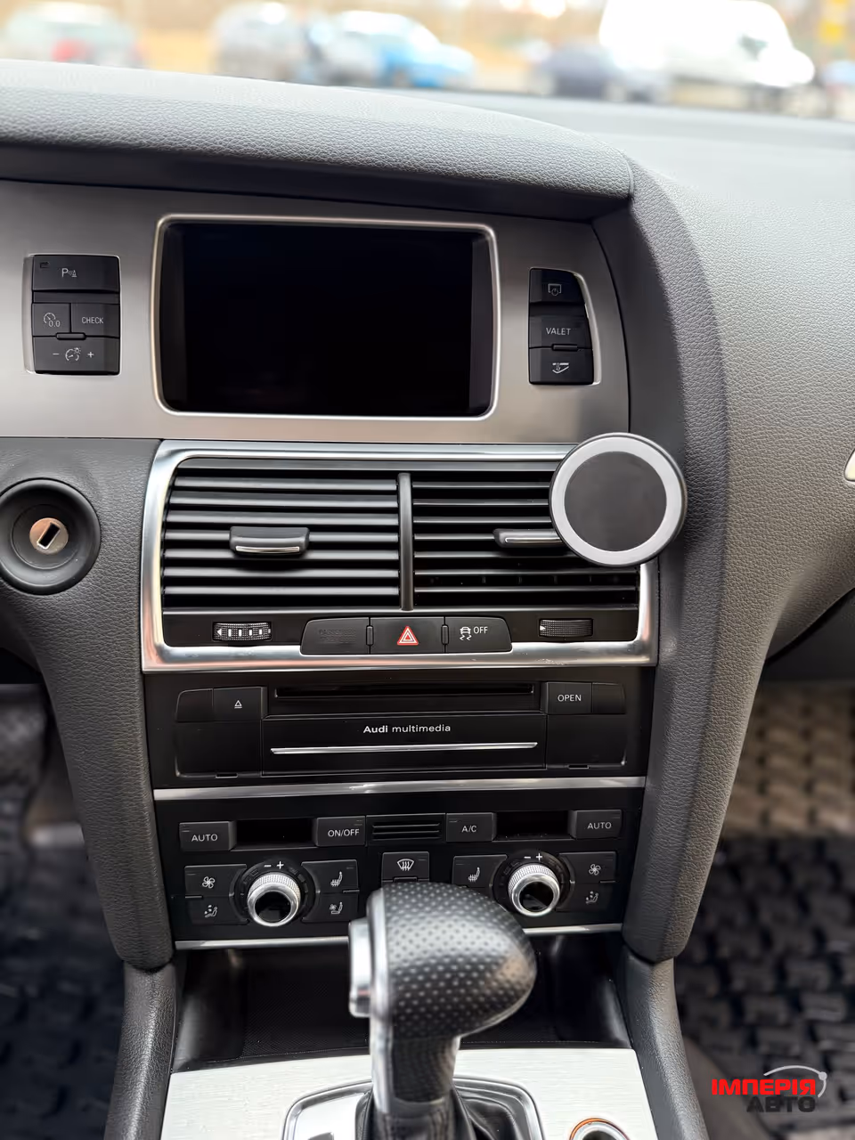 Audi Q7 - фото 31