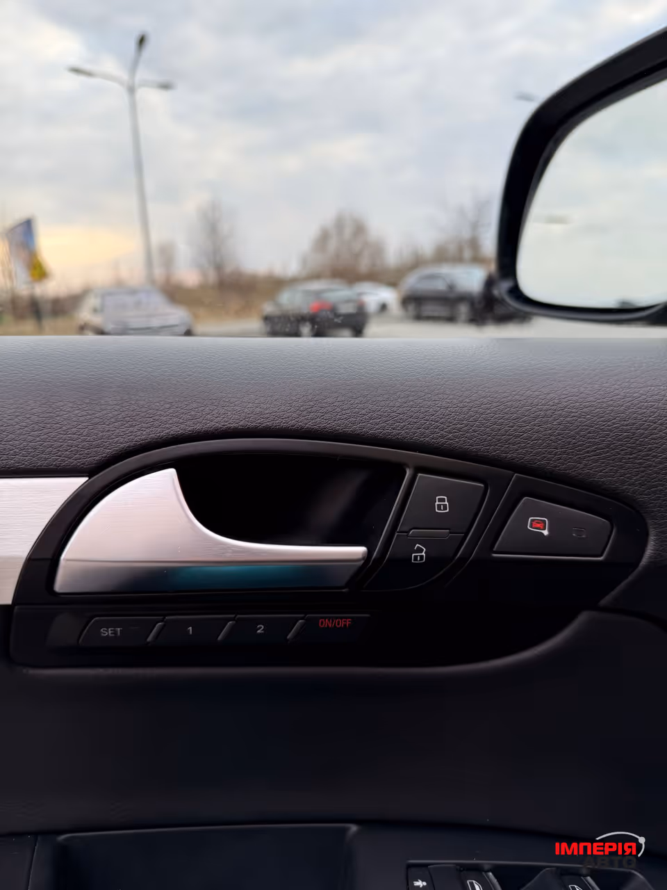 Audi Q7 - фото 30