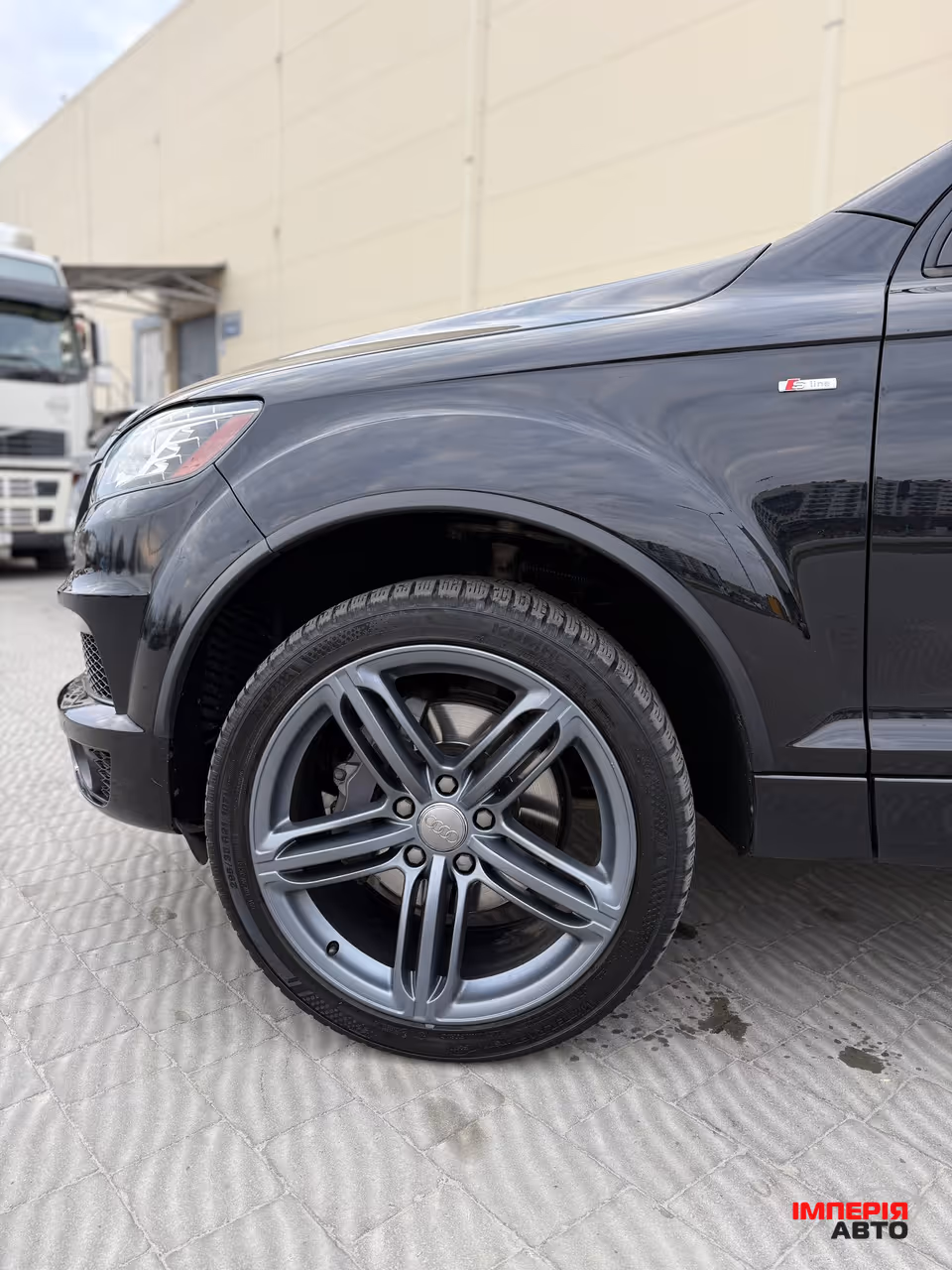 Audi Q7 - фото 19