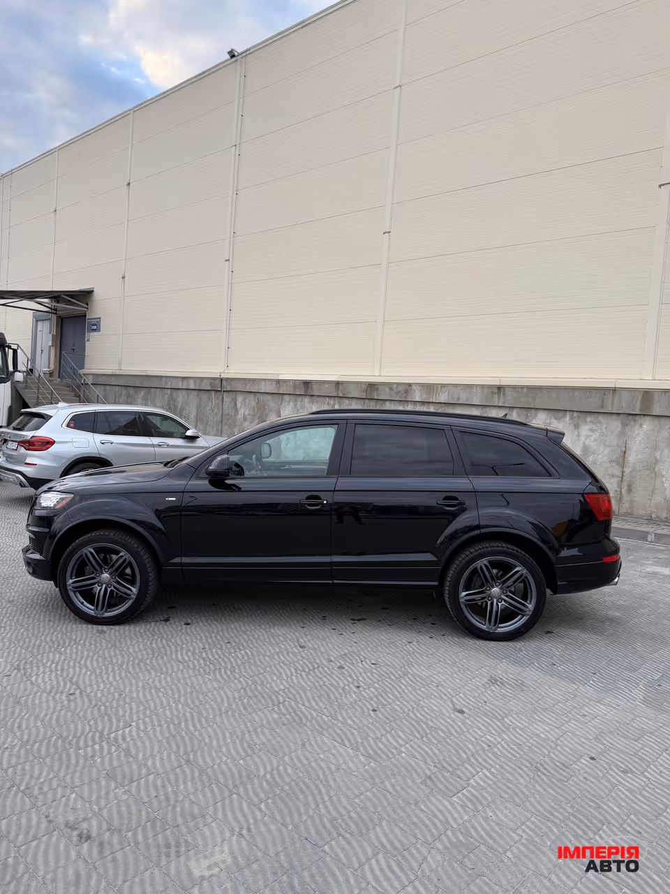 Audi Q7 - фото 17