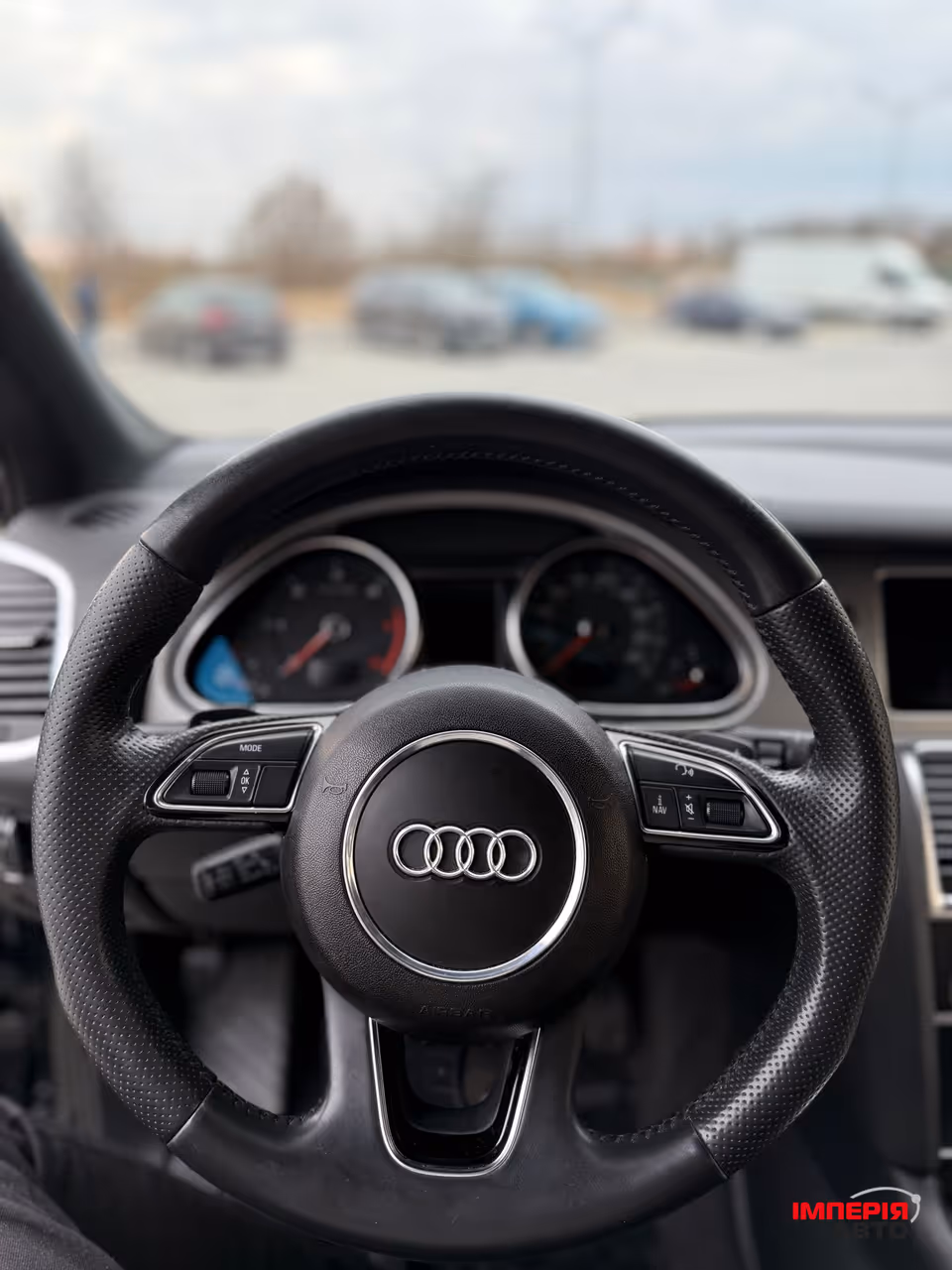 Audi Q7 - фото 32