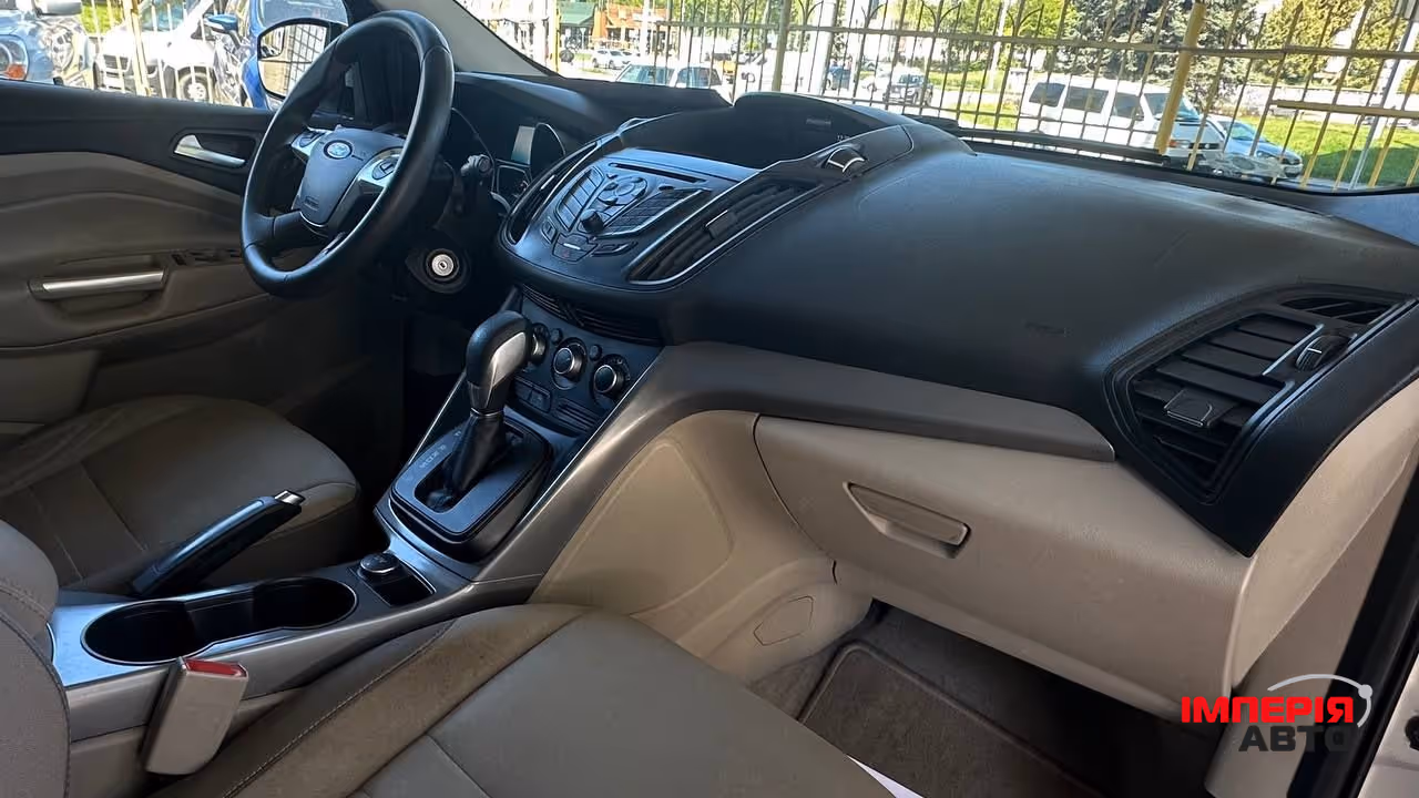 Ford Escape - фото 8