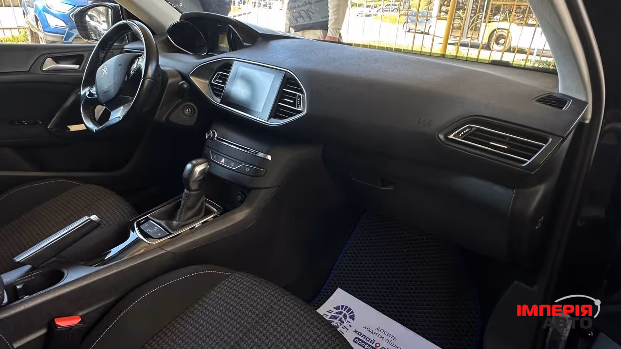 Peugeot 308 - фото 3
