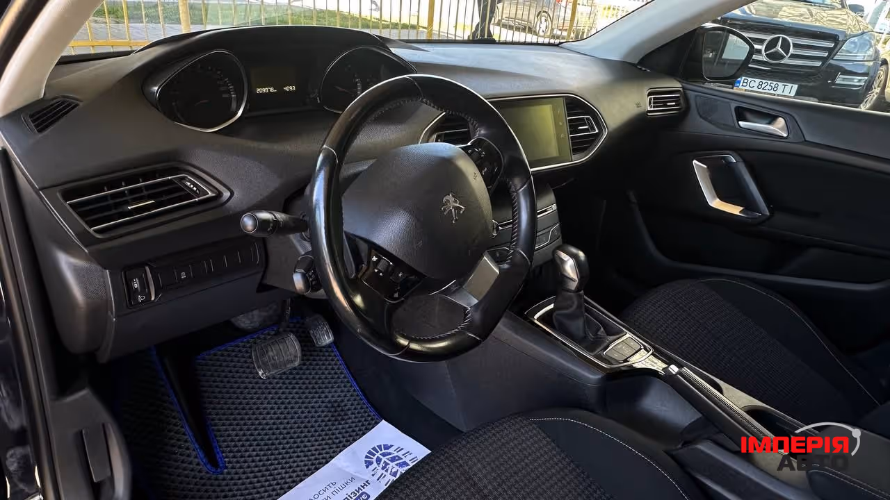 Peugeot 308 - фото 4