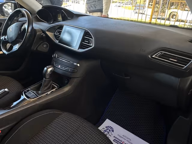 Peugeot 308 - фото 3