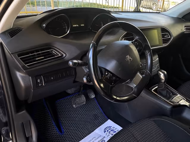 Peugeot 308 - фото 4