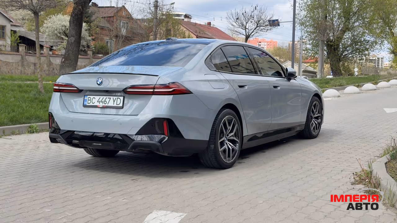 BMW i5 - фото 3