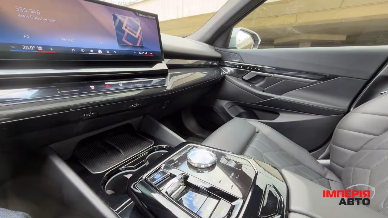 BMW i5 - фото 7