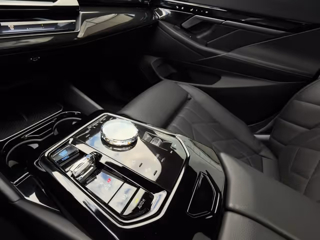 BMW i5 - фото 4