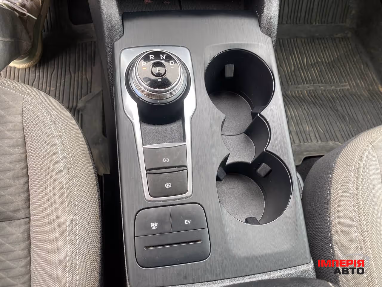 Ford Escape - фото 9