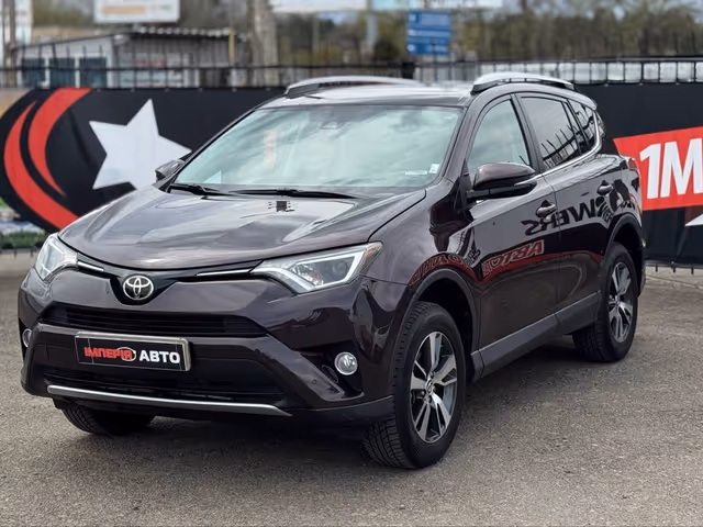 Toyota RAV4 - фото 1
