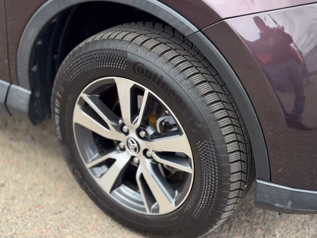 Toyota RAV4 - фото 2