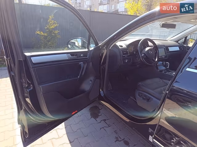 Volkswagen Touareg - фото 5