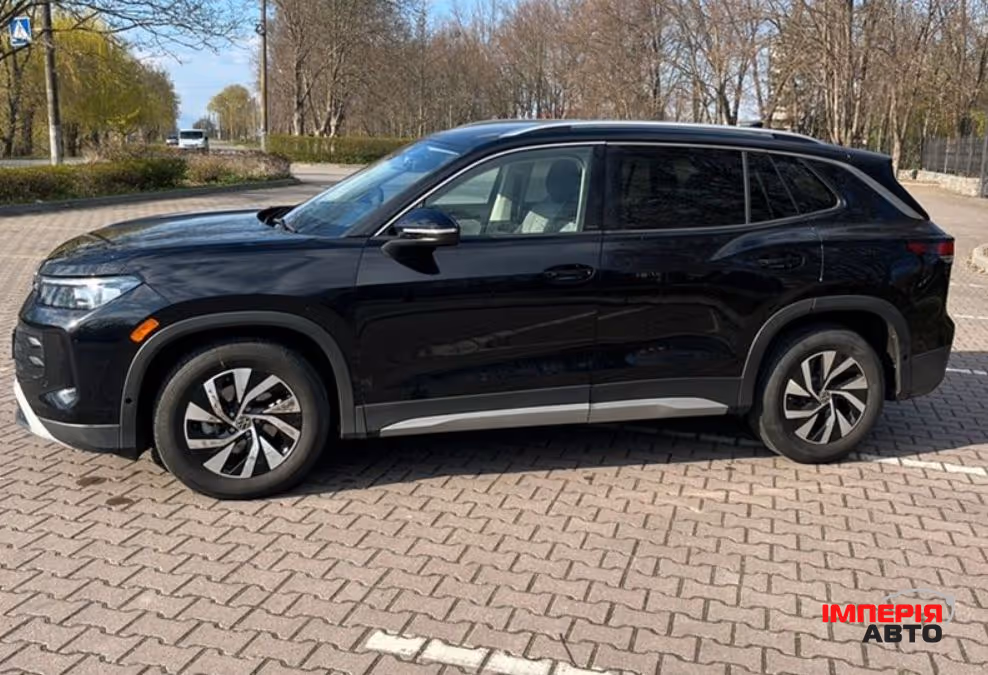 Volkswagen Tiguan - фото 3