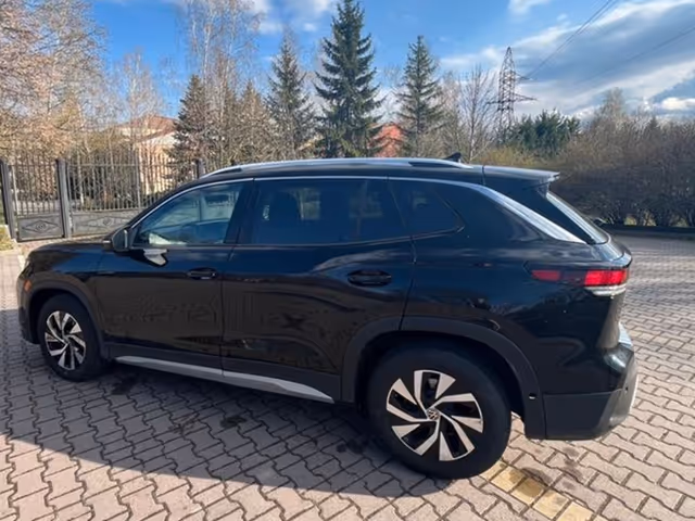 Volkswagen Tiguan - фото 4