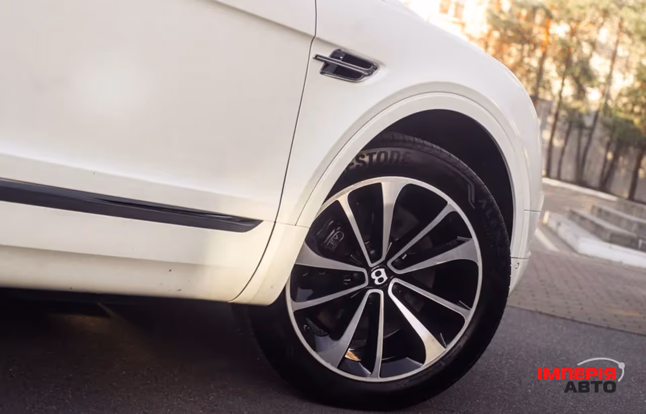 Bentley Bentayga - фото 11