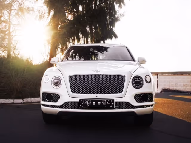 Bentley Bentayga - фото 3