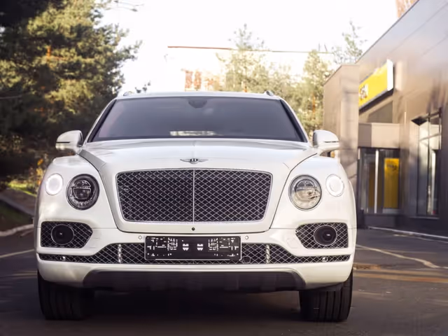 Bentley Bentayga - фото 4