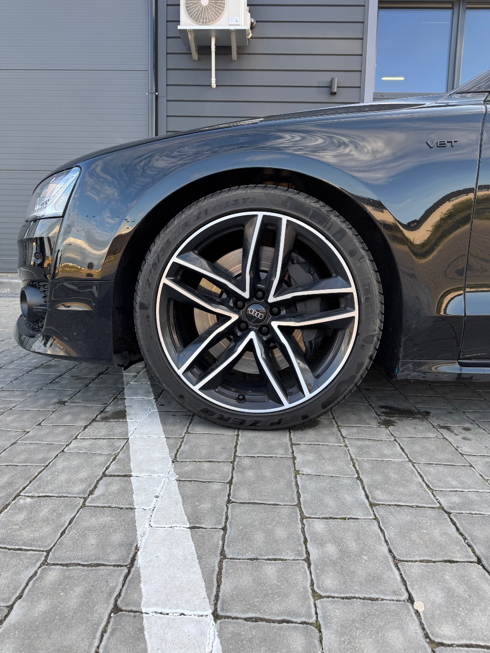 Audi A8 - фото 5