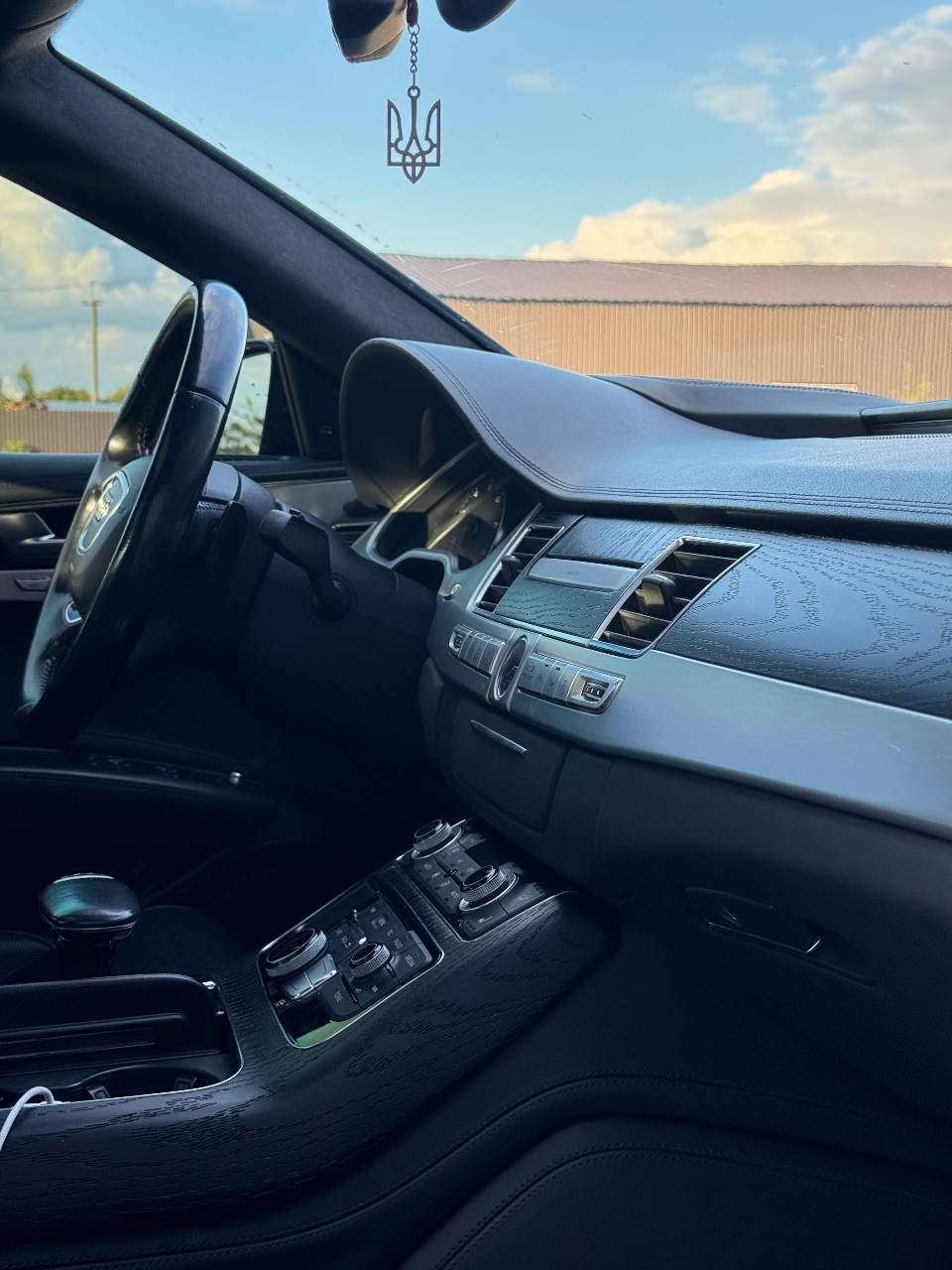 Audi A8 - фото 17